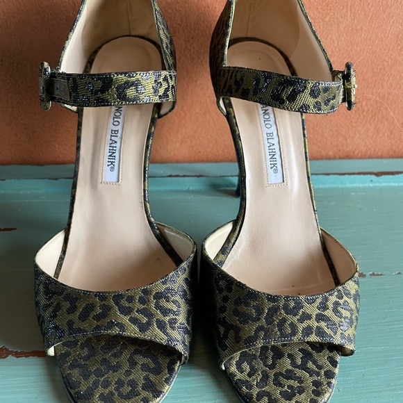 Manolo Blahnik size 38 1/2 - Picture 4 of 7